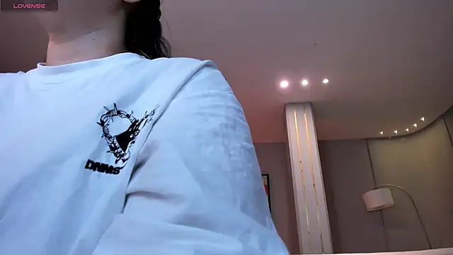 Snapshot of MartinnaBonnet chatting on 03-22-25, 10:28 MartinnaBonnet online show from 03-22-25, 10:28