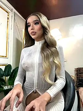 Snapshot of Elizabeth_Arden chatting on 11-02-25, 01:52 Elizabeth Arden online show from 11-02-25, 01:52