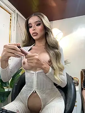 Snapshot of Elizabeth_Arden chatting on 11-06-25, 02:12 Elizabeth Arden online show from 11-06-25, 02:12