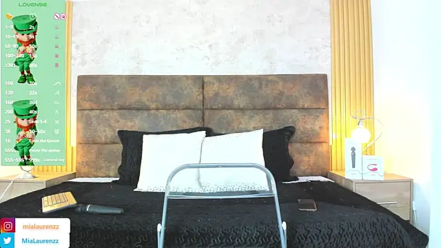 MiaLaurenzz online show from 03-18-25, 02:04