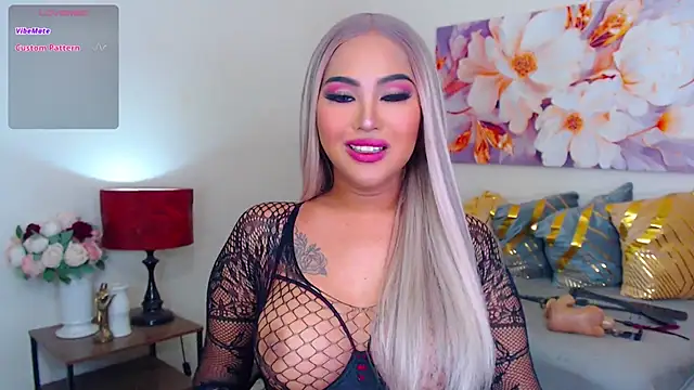 HugeCock Savanna online show from 10-26-25, 02:39