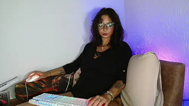 Snapshot of myamillor chatting on 04-04-26, 08:39 myamillor online show from 04-04-26, 08:39