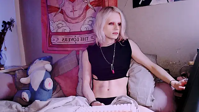 Alien Bella online show from 02-02-26, 02:16