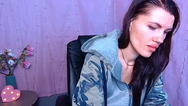 Snapshot of MilaLoona chatting on 02-22-26, 07:29 MilaLoona online show from 02-22-26, 07:29