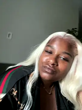 BigFineSelena online show from 09-17-25, 11:06