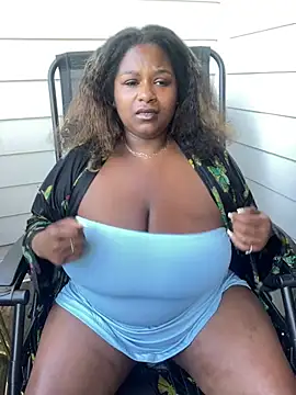 Snapshot of BigFineSelena chatting on 05-08-26, 08:03 BigFineSelena online show from 05-08-26, 08:03