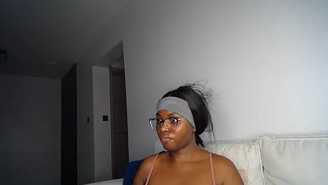 Pretty Liya08 online show from 04-30-26, 08:57