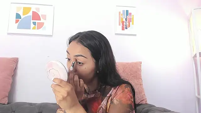 miss soffi  online show from 01-14-25, 12:24