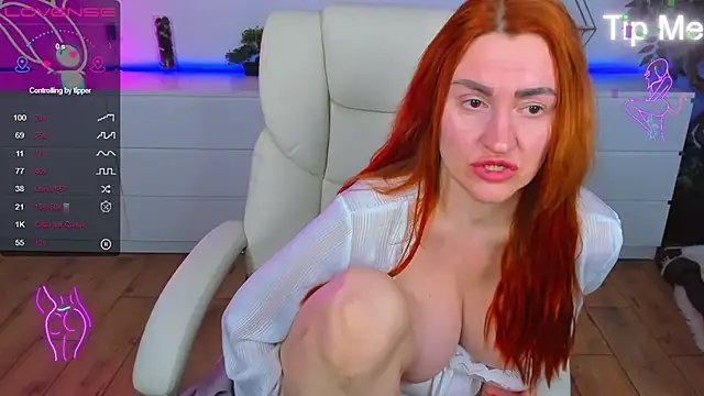 Snapshot of Kamilla_Hot chatting on 11-27-25, 07:10 Kamilla Hot online show from 11-27-25, 07:10