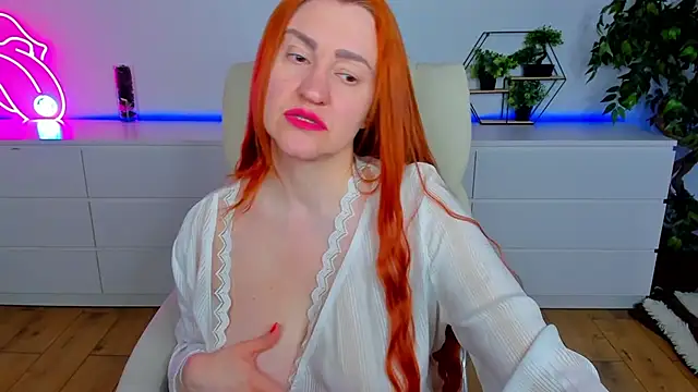 Snapshot of Kamilla_Hot chatting on 02-20-26, 06:37 Kamilla Hot online show from 02-20-26, 06:37