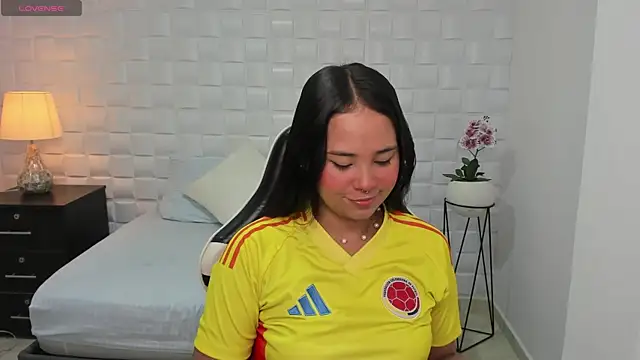 Snapshot of isabella_florez chatting on 12-13-24, 12:06 isabella florez online show from 12-13-24, 12:06