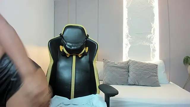 isabella florez online show from 03-19-26, 11:47