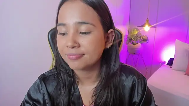 Snapshot of isabella_florez chatting on 06-03-26, 02:25 isabella florez online show from 06-03-26, 02:25