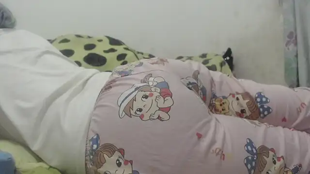 Kittywhiteass online show from 02-18-25, 08:38