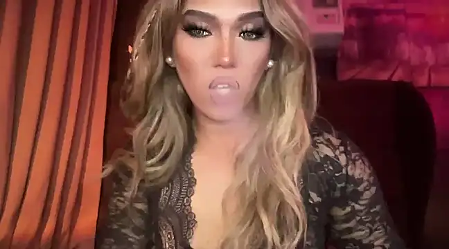 Snapshot of Lo_la_69 chatting on 12-10-24, 08:19 Lo la 69 online show from 12-10-24, 08:19