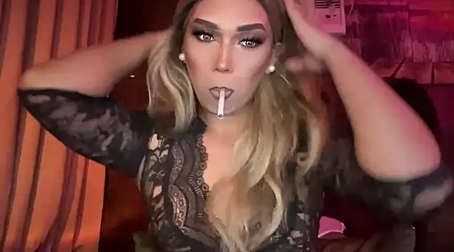 Snapshot of Lo_la_69 chatting on 12-12-24, 05:10 Lo la 69 online show from 12-12-24, 05:10