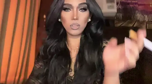 Snapshot of Lo_la_69 chatting on 12-28-24, 05:44 Lo la 69 online show from 12-28-24, 05:44