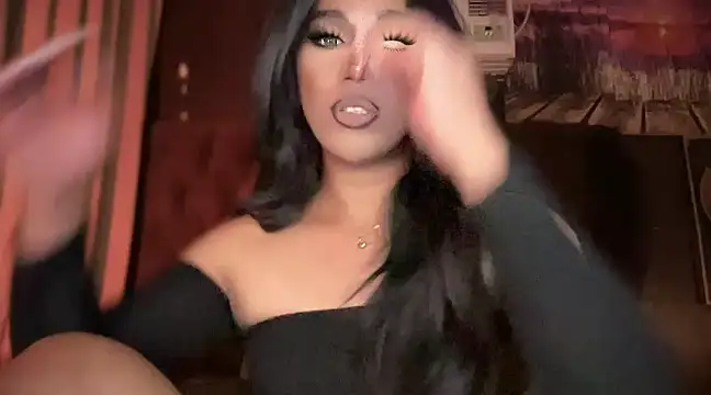 Snapshot of Lo_la_69 chatting on 01-12-25, 10:22 Lo la 69 online show from 01-12-25, 10:22