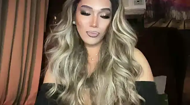 Snapshot of Lo_la_69 chatting on 01-17-25, 08:02 Lo la 69 online show from 01-17-25, 08:02