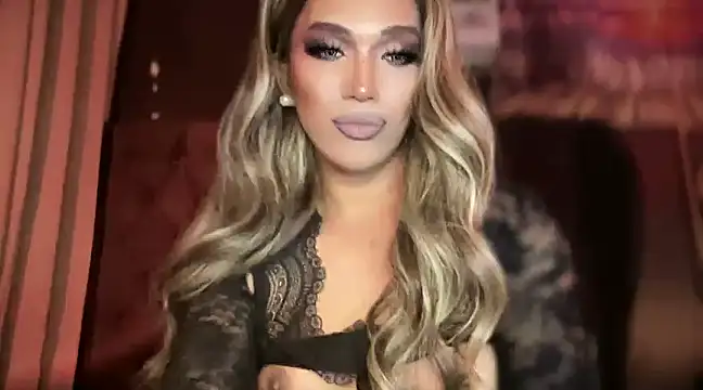 Snapshot of Lo_la_69 chatting on 01-24-25, 06:35 Lo la 69 online show from 01-24-25, 06:35