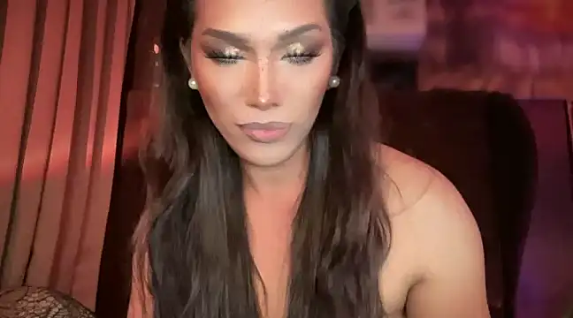 Snapshot of Lo_la_69 chatting on 02-23-25, 06:39 Lo la 69 online show from 02-23-25, 06:39