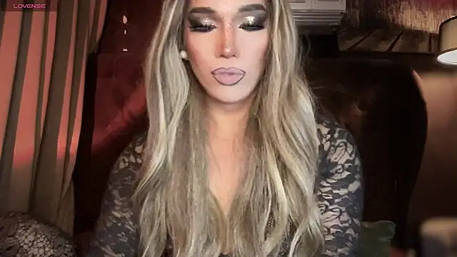 Snapshot of Lo_la_69 chatting on 09-16-25, 04:57 Lo la 69 online show from 09-16-25, 04:57