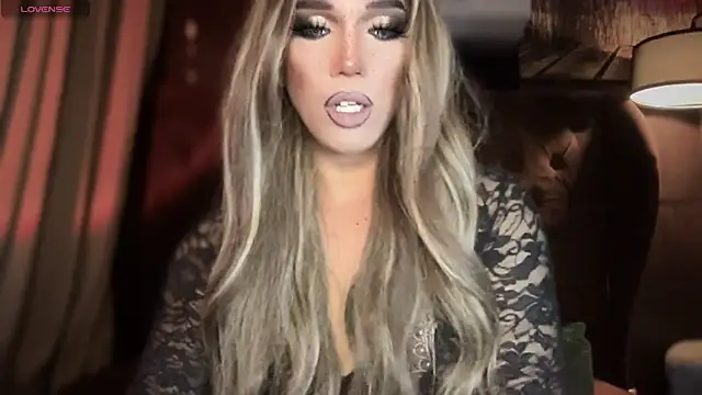 Snapshot of Lo_la_69 chatting on 09-18-25, 05:31 Lo la 69 online show from 09-18-25, 05:31