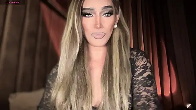 Snapshot of Lo_la_69 chatting on 10-08-25, 12:30 Lo la 69 online show from 10-08-25, 12:30