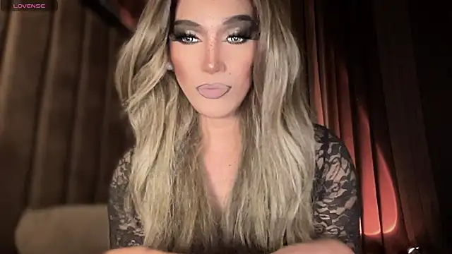 Snapshot of Lo_la_69 chatting on 10-11-25, 05:28 Lo la 69 online show from 10-11-25, 05:28