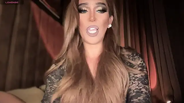 Snapshot of Lo_la_69 chatting on 10-12-25, 06:56 Lo la 69 online show from 10-12-25, 06:56