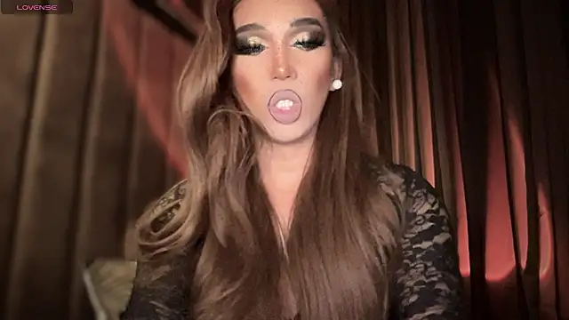 Snapshot of Lo_la_69 chatting on 10-25-25, 04:53 Lo la 69 online show from 10-25-25, 04:53