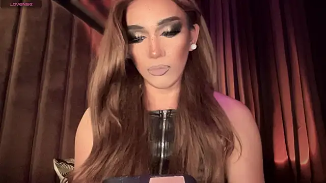 Snapshot of Lo_la_69 chatting on 10-29-25, 03:53 Lo la 69 online show from 10-29-25, 03:53