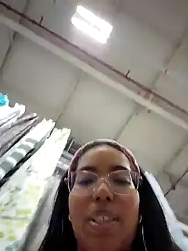 Snapshot of SheenaBrooke chatting on 01-18-25, 06:53 SheenaBrooke online show from 01-18-25, 06:53