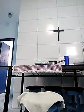 Yaya Mineira online show from 01-13-25, 05:33