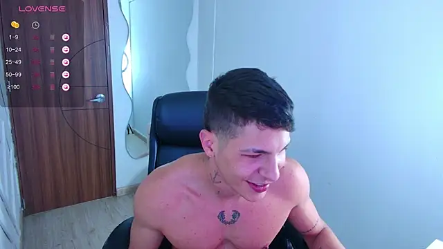 Snapshot of harrisoncuper chatting on 03-26-26, 09:42 harrisoncuper online show from 03-26-26, 09:42