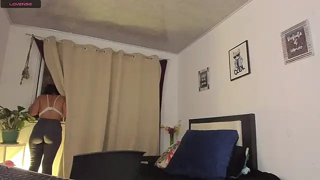 Snapshot of alicia_rouusel chatting on 12-22-24, 01:01 alicia rouusel online show from 12-22-24, 01:01