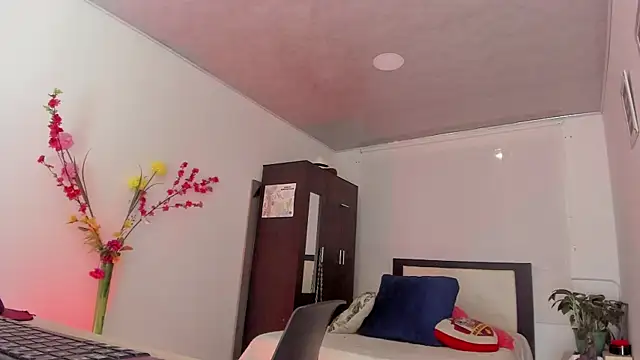 Snapshot of alicia_rouusel chatting on 03-23-25, 12:47 alicia rouusel online show from 03-23-25, 12:47