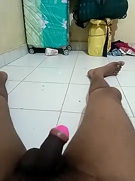 Sexboymanisha94 online show from 04-13-26, 05:46