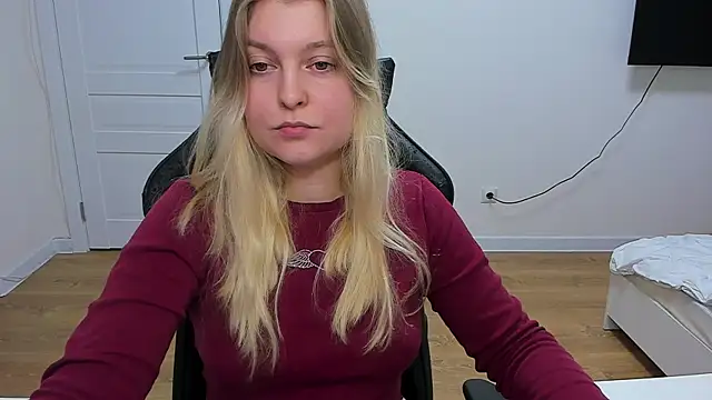 Snapshot of stacy_miracle chatting on 12-21-24, 05:51 stacy miracle online show from 12-21-24, 05:51