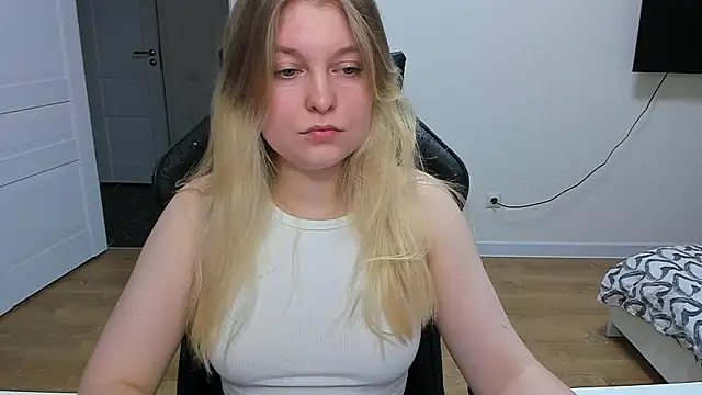 Snapshot of stacy_miracle chatting on 01-21-25, 04:37 stacy miracle online show from 01-21-25, 04:37