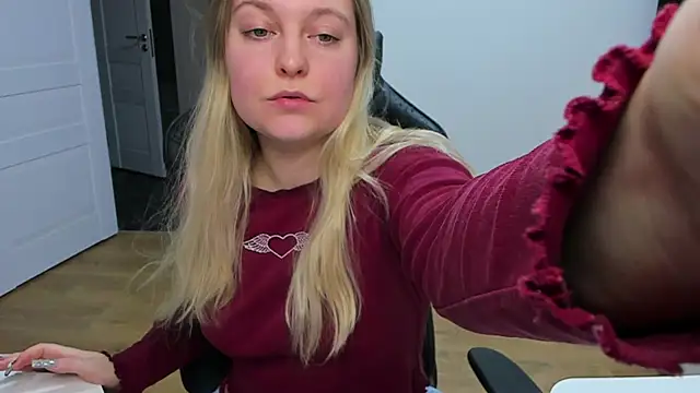 Snapshot of stacy_miracle chatting on 01-28-25, 01:59 stacy miracle online show from 01-28-25, 01:59