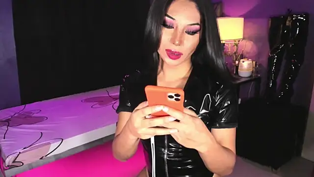MaxxineMorenaTs online show from 05-06-26, 06:35