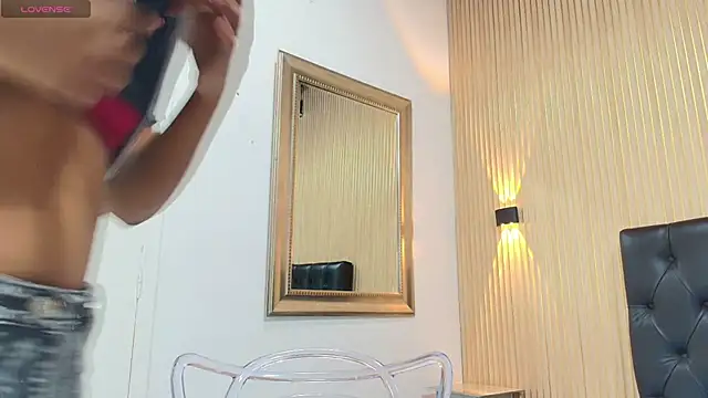 Snapshot of _Valeria_Brown chatting on 09-13-25, 08:08 Valeria Brown online show from 09-13-25, 08:08