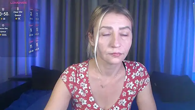 Snapshot of ZoeGrant chatting on 01-06-25, 08:07 ZoeGrant online show from 01-06-25, 08:07