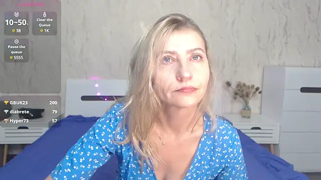 Snapshot of ZoeGrant chatting on 02-10-25, 01:35 ZoeGrant online show from 02-10-25, 01:35