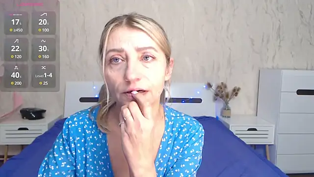 Snapshot of ZoeGrant chatting on 03-05-25, 08:42 ZoeGrant online show from 03-05-25, 08:42