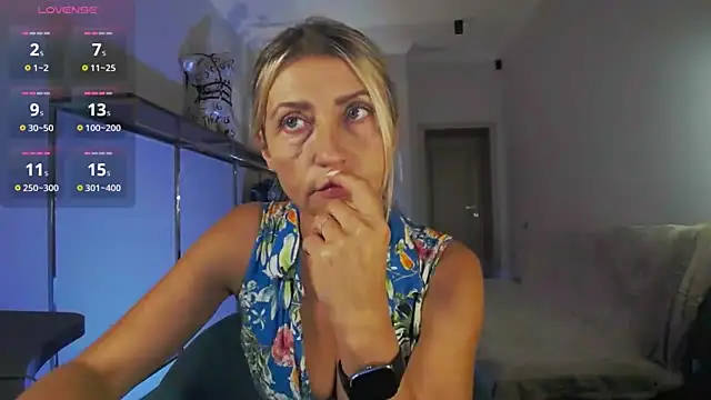 Snapshot of ZoeGrant chatting on 10-01-25, 07:53 ZoeGrant online show from 10-01-25, 07:53