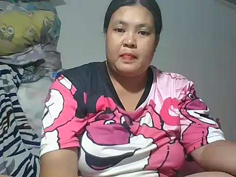 kisseshotlips online show from 11-20-25, 12:49