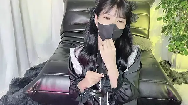 Mya Lee online show from 12-17-24, 10:22