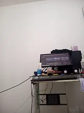 Snapshot of CASADASIGILO2 chatting on 10-17-25, 04:15 CASADASIGILO2 online show from 10-17-25, 04:15